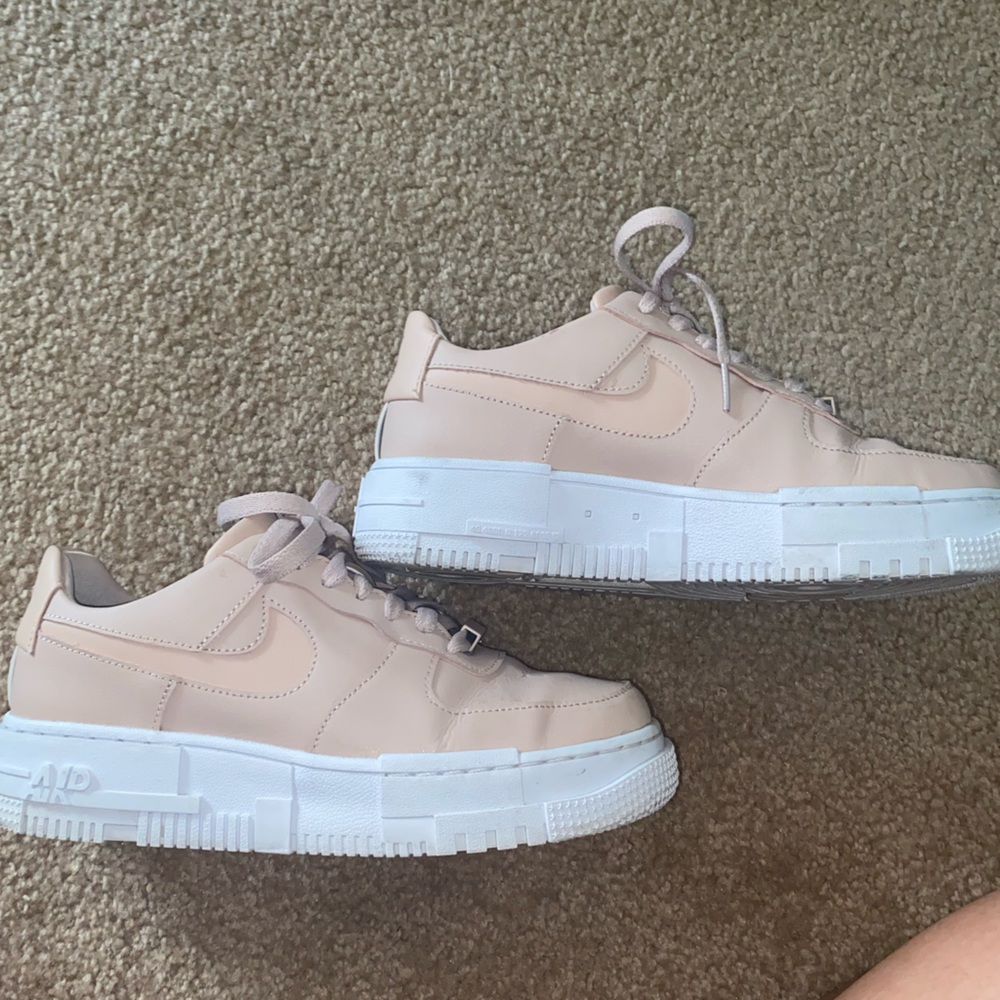 Nike beige AF1’s - Picture 3 of 8